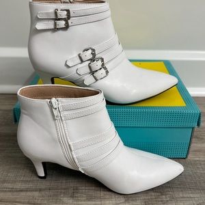 Sophia Taylor, women’s white Ankle Boots